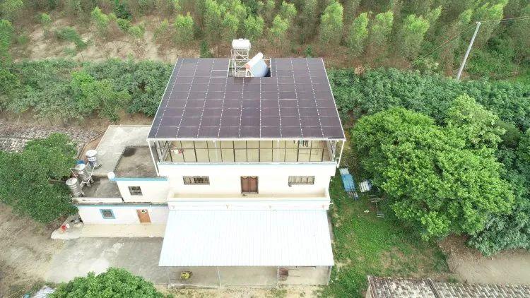 還在裝傳統(tǒng)陽光房？太傻了！如今大家都裝這個，美觀、環(huán)保還能賺錢！