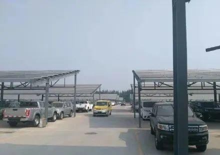 國務(wù)院正式發(fā)布《新能源汽車產(chǎn)業(yè)發(fā)展規(guī)劃》，鼓勵(lì)光伏車棚建設(shè)！