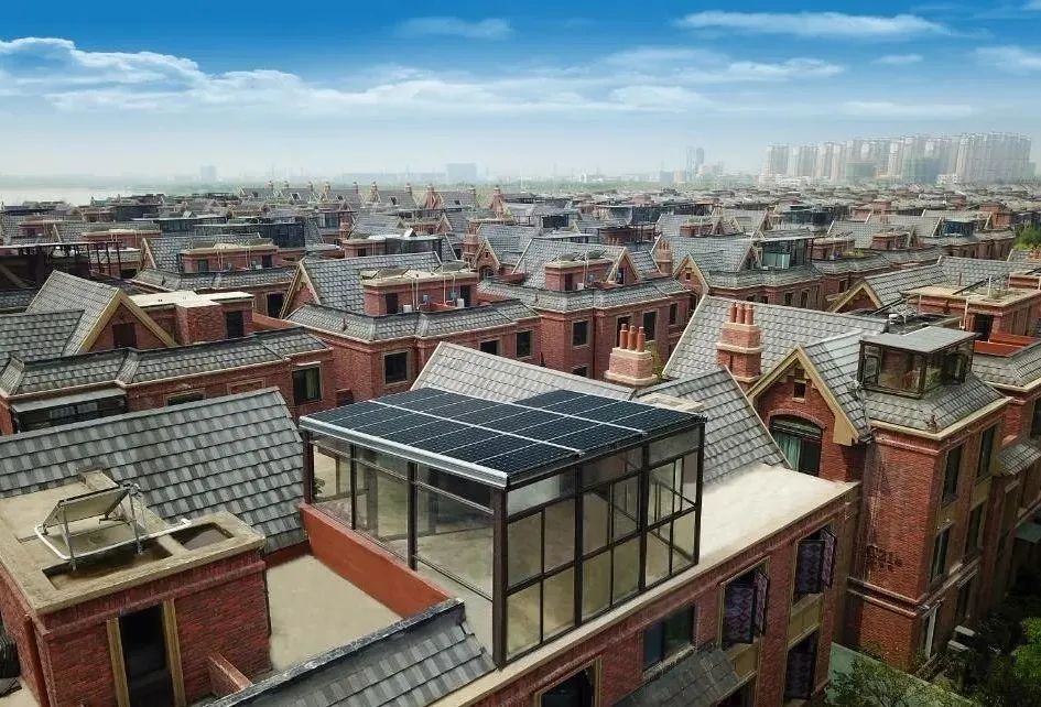 光伏發(fā)電“租房頂、免費裝”新套路，警惕陰陽合同，天上不會掉餡餅！